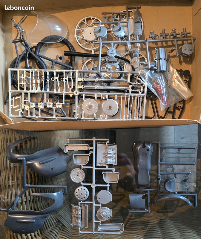 Maquette Protar 1/9 – Benelli 250 CC, Sans Décalcomanies, Occasion