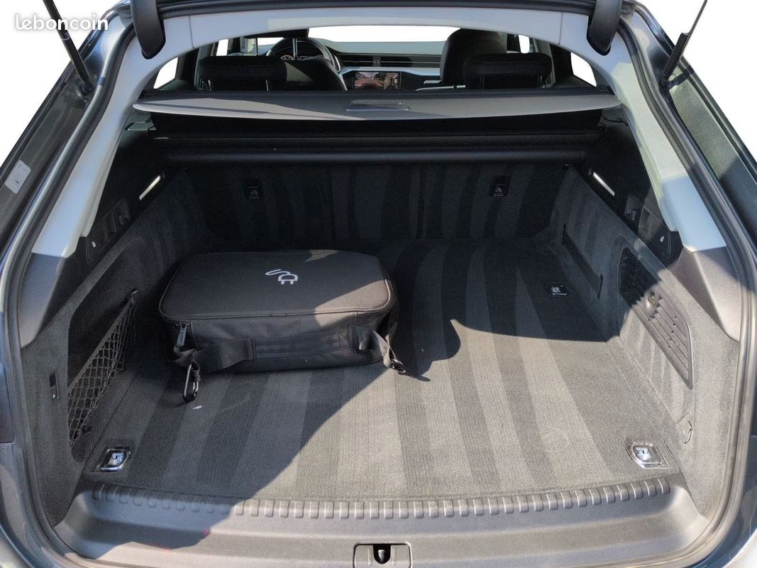 Audi A6 AVANT 55 TFSI e 367 ch quattro * Hybride Rechargeable * BVA * 360° * Cuir/Alcantara * Attelage (image 13)