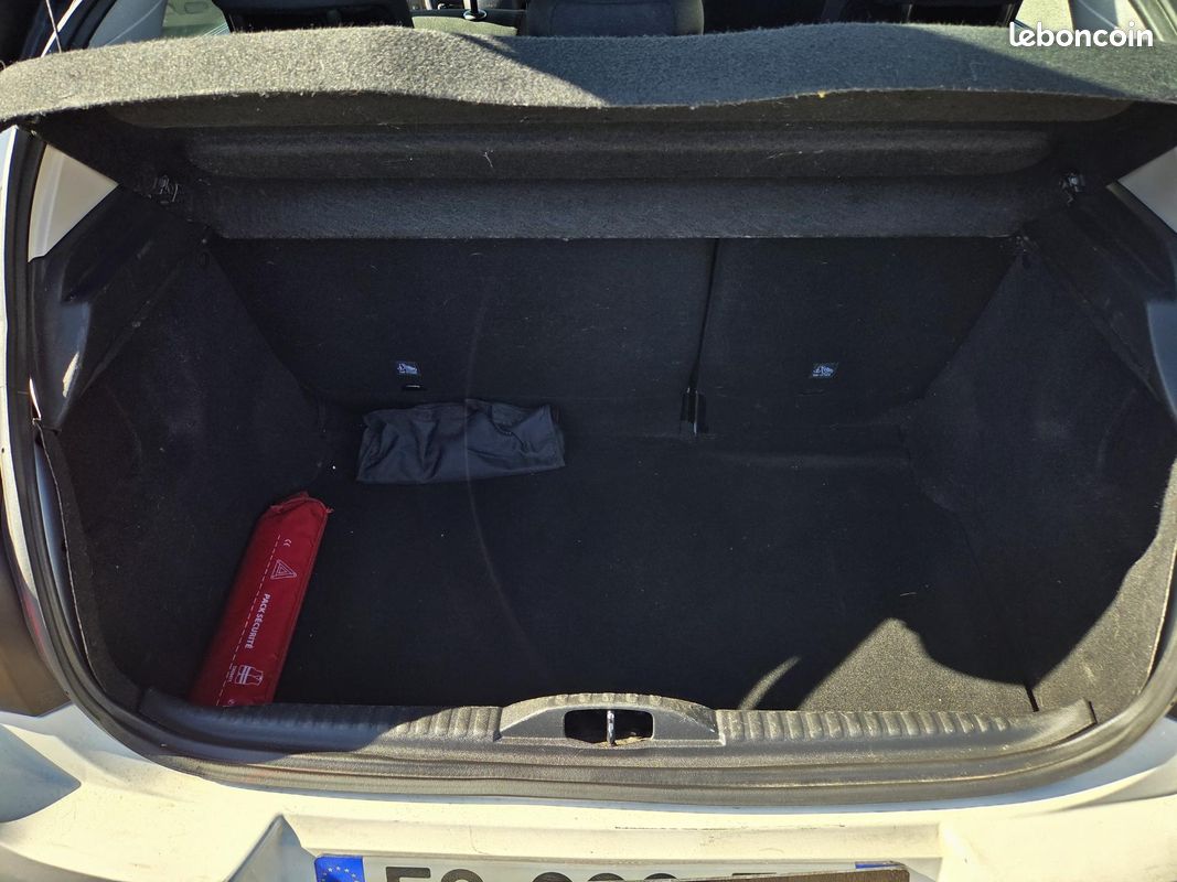 CITROEN C3 1.5 BlueHDi - 100 S&S - BERLINE Feel Business PHASE 2 (image 9)