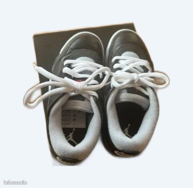 Air Jordan 4 neuve pointure 35,5 (image 1)