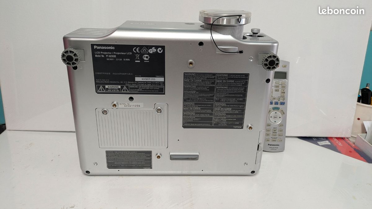 Vidéoprojecteur Panasonic PT-AE900E – Haute Définition (image 11)