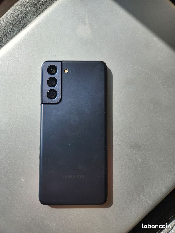 Samsung S21 (image 3)