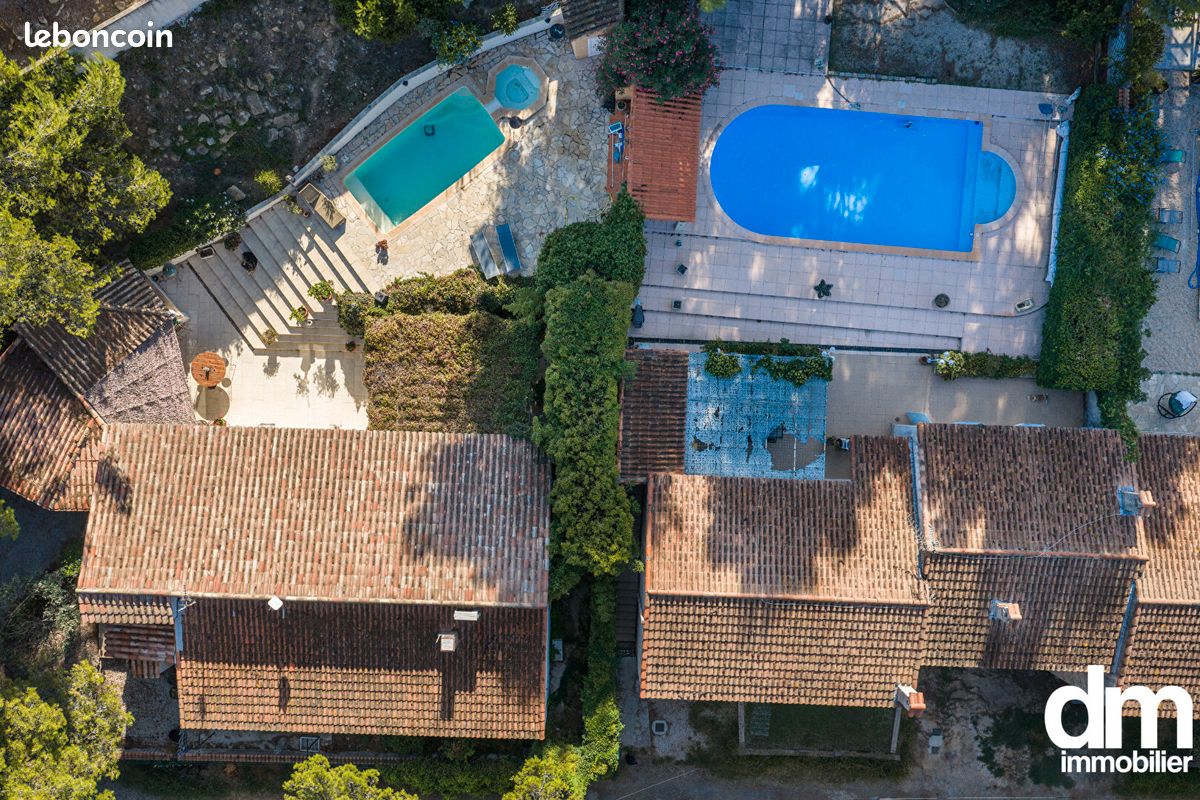 Maison 9 pièces 280 m² · à Saint-Mitre-les-Remparts · 280 m² · 873 600 €