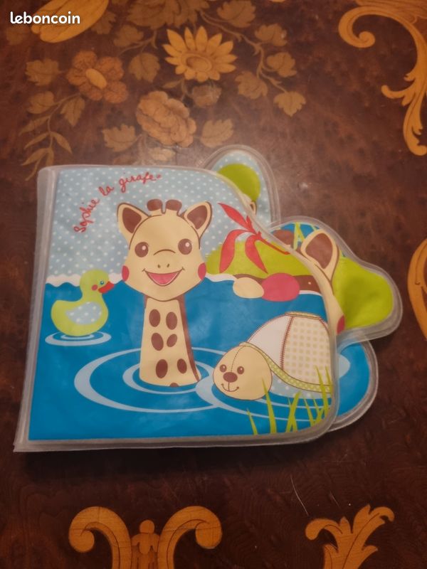 Livre de bain Sophie la girafe (image 1)
