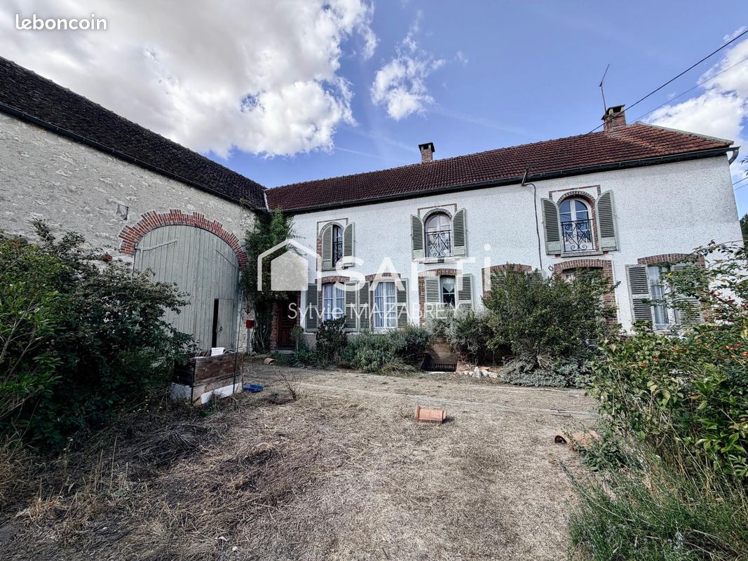 Maison 5 pièces 120 m² · à Les Ormes-sur-Voulzie · 120 m² · 215 000 €