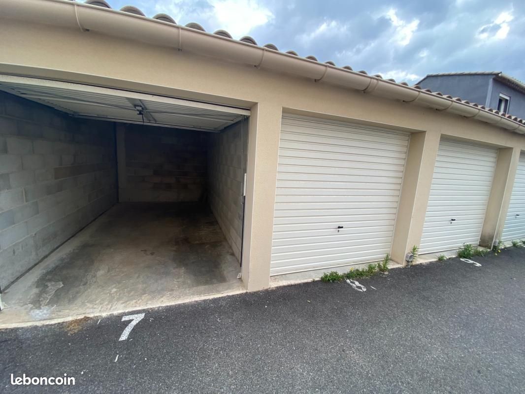 Parking 14 m² · à Le Pontet · 14 m² · 84 €