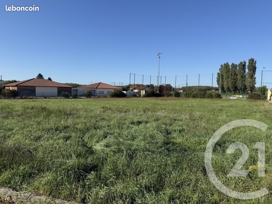 Terrain 400 m² Luzinay · 144 900 €