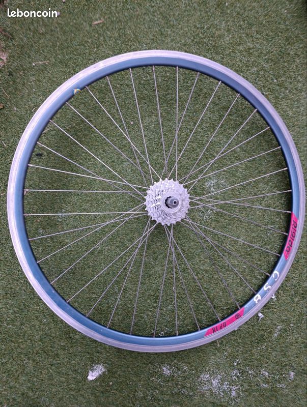 Velox Roue route rigida rj project 18 700 a pneus double parois flancs usines 700c argent à 39.99 € en ligne ou dans votre magasin