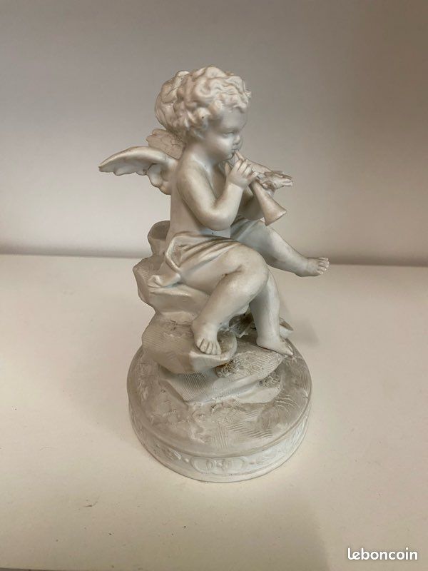 Angelot Chérubin Meissen En Porcelaine Biscuit - Sac Cœur - Figurine Ancienne