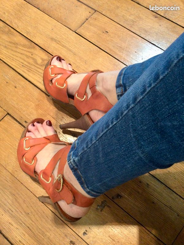 Chaussures ouvertes à talon (image 1)
