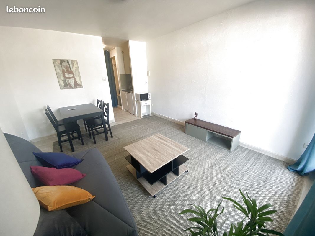 Appartement 1 pièce 22 m² · à Nîmes · 22 m² · 450 €