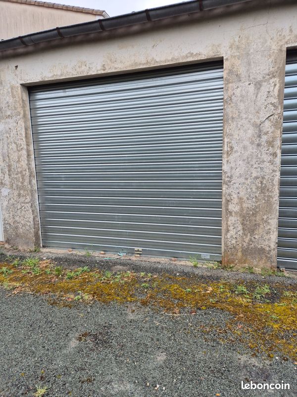 Garage box à louer · à Saujon · 125 €