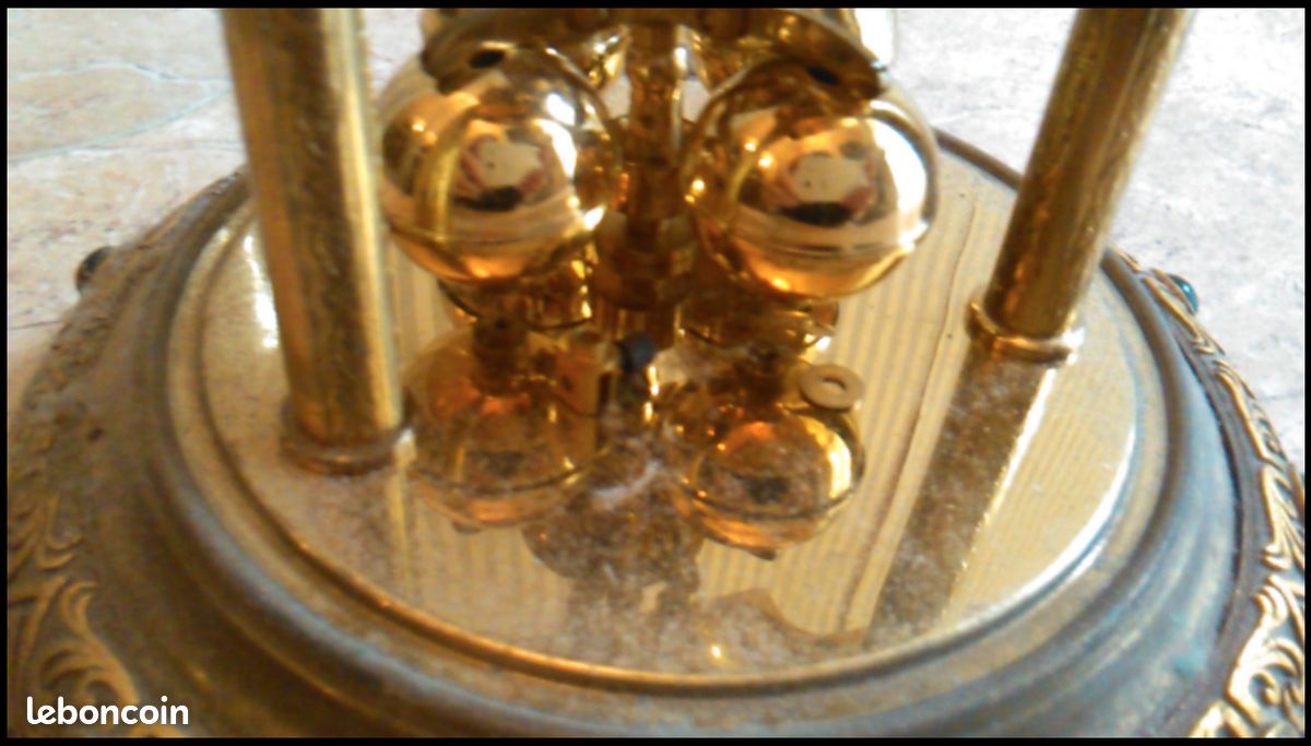 Pendule Métal Vintage Forme De Caméra – Horloge IXIA, Déco Originale