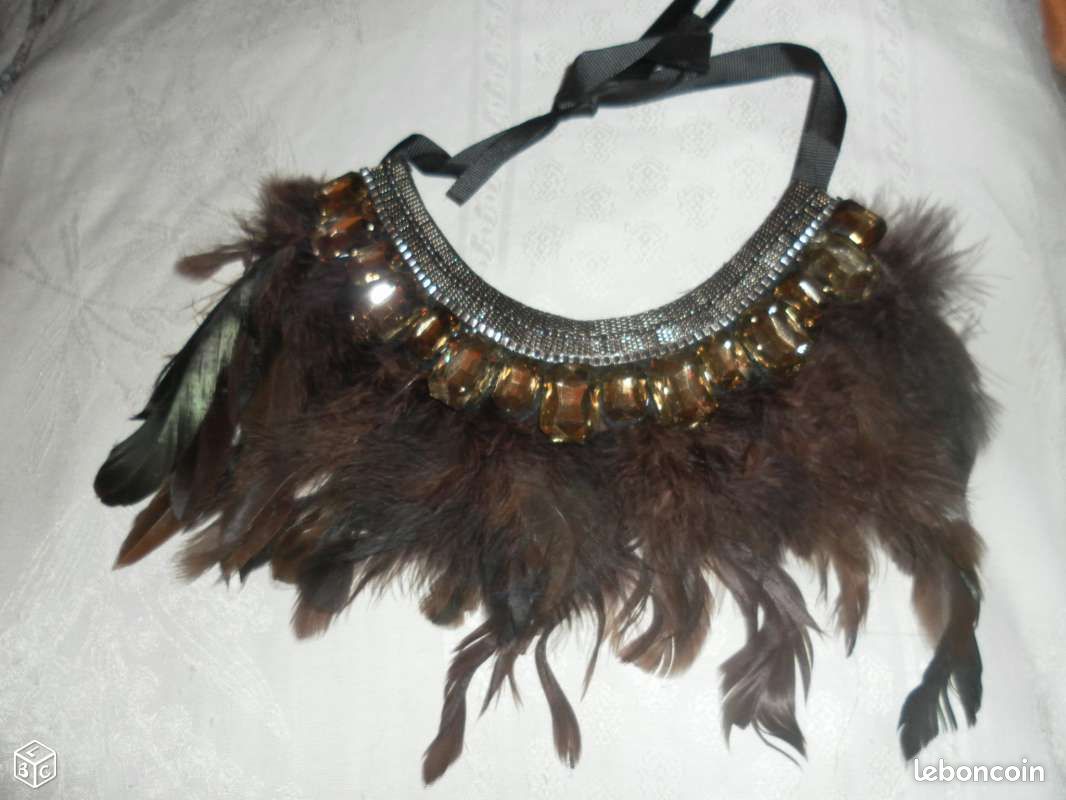 Collier plumes & pierreries, neuf (image 3)
