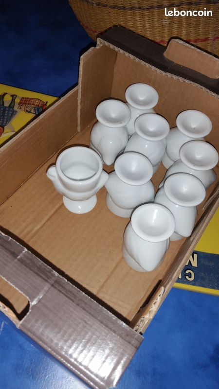 9 trés beaux coquetiers en porcelaine blanche forme poule (image 3)