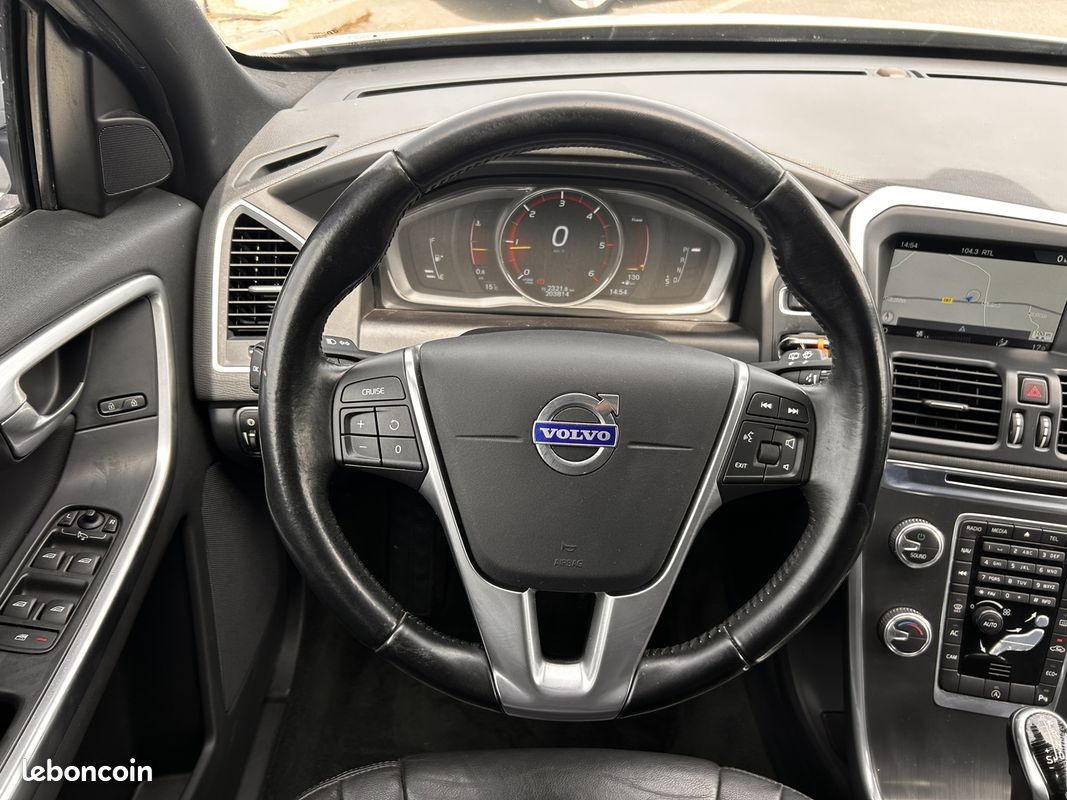 Volvo XC60 "À PROFESSIONNEL" D4 181CH SUMMUM GEARTRONIC (image 11)