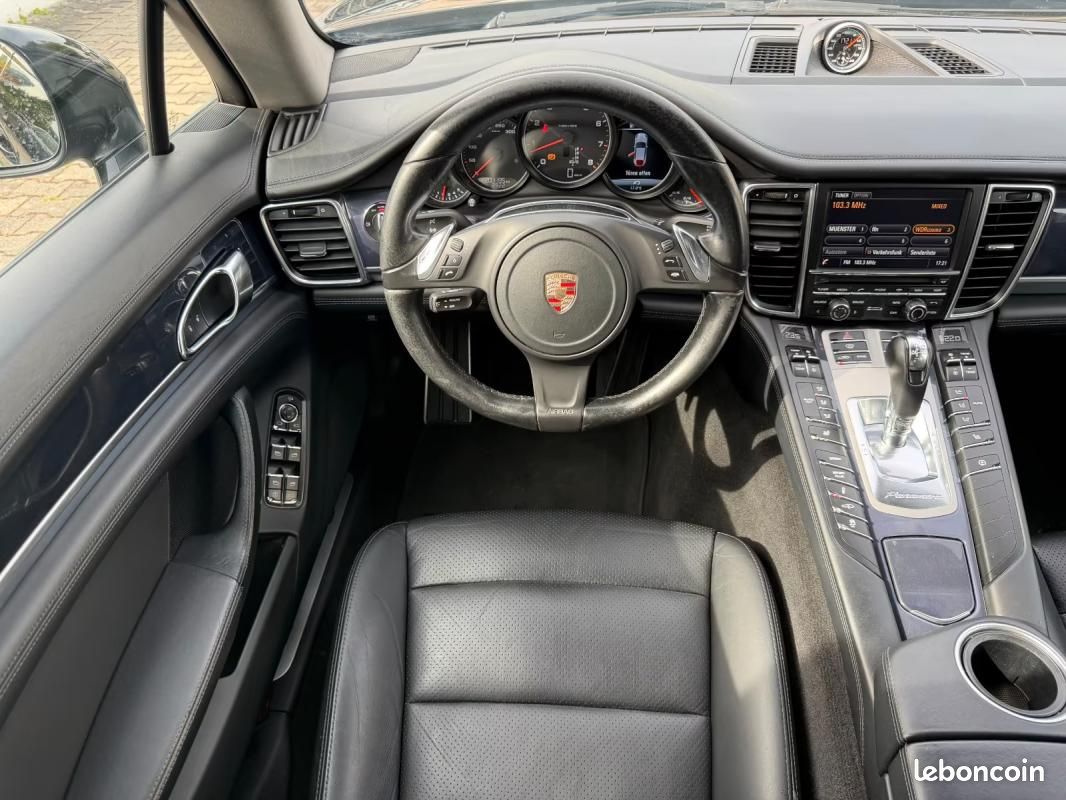 Porsche Panamera 310 CH 4X4 BVA - FACELIFT TOIT OUVRANT SUSPENSION PNEUMATIQUE SPORTCHRONO HAYON ... (image 17)