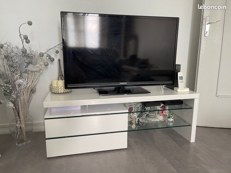 Meuble Tv blanc laqué avec led bleu (image 7)