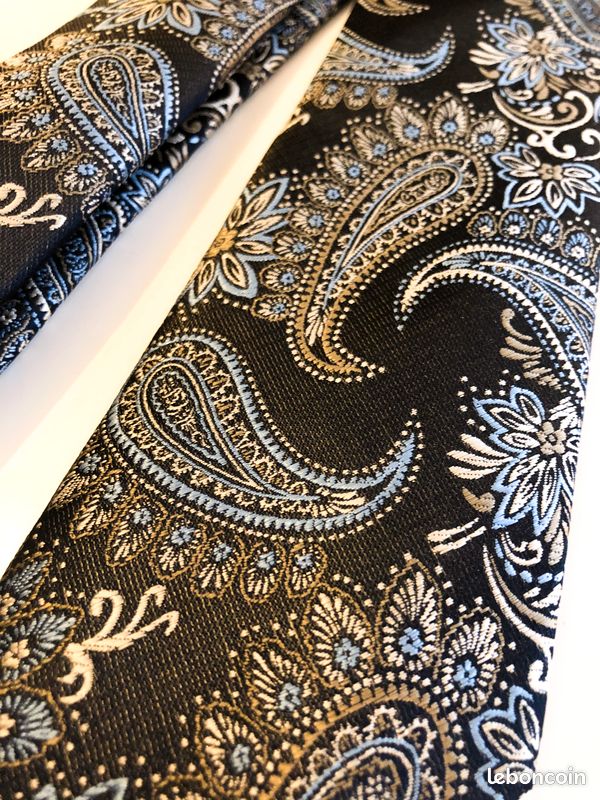 Cravate à motif « Paisley » bleu (image 3)