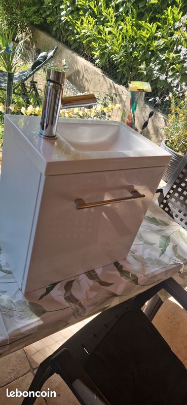 Meuble vasque et mitigeur (image 2)