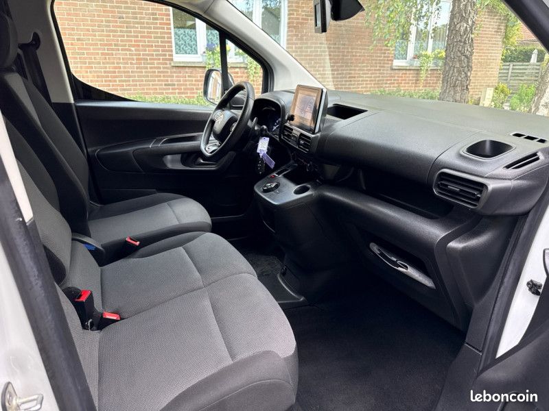 Citroen BERLINGO VAN M 650KG HDI 130CH EAT8 PREMIUM CONNECT * 2023 * 3 PLACES (image 14)