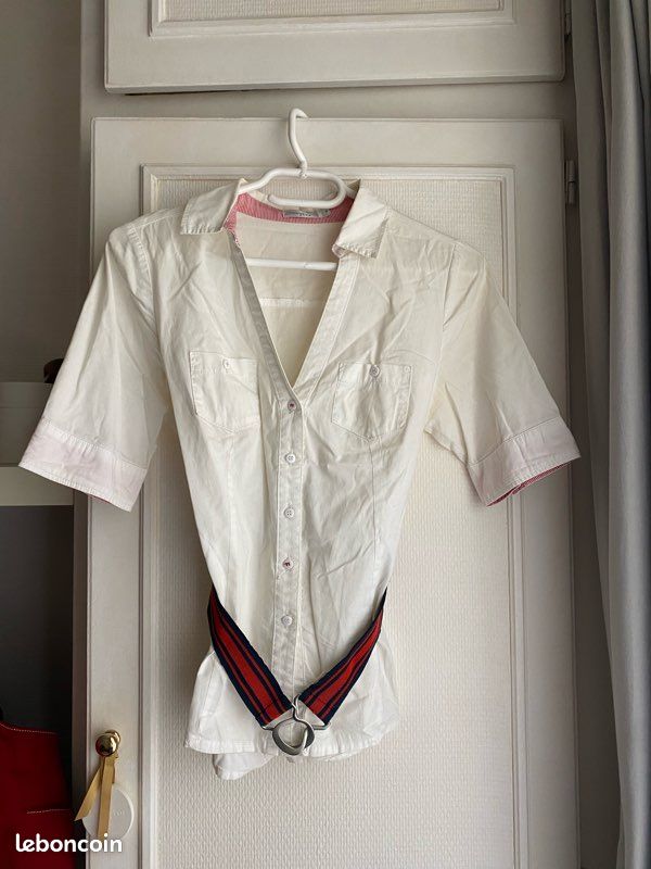 Chemise blanche ceinture rouge et bleu Femme S Jennyfer Vêtements