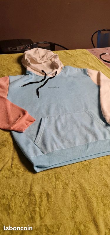 Sweat taille L (image 1)