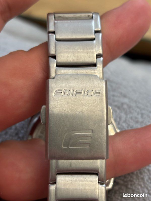 Montre sport homme édition Renault (image 5)