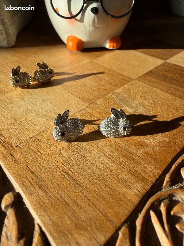 Jolies boucles Créoles Lapin sur branches Fleurie Neuves - Montres & Bijoux
