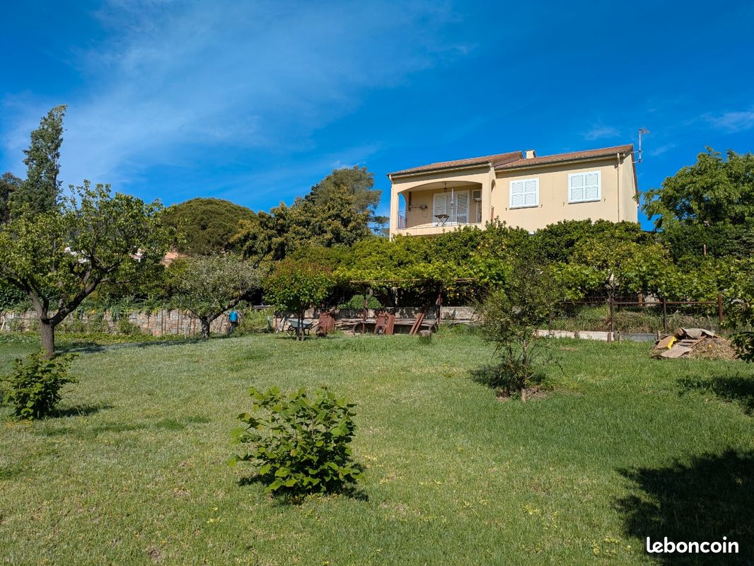 Maison 6 pièces 166 m² · à Furiani · 166 m² · 585 000 €