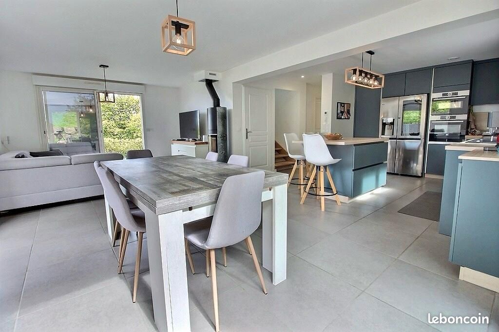 Maison 8 pièces 180 m² · à Maxilly-sur-Léman · 180 m² · 845 000 €