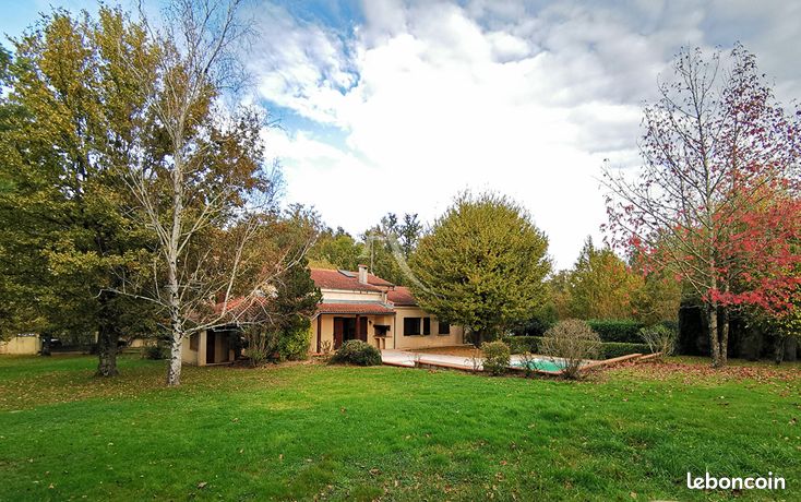Villa 7 pièces 227 m²