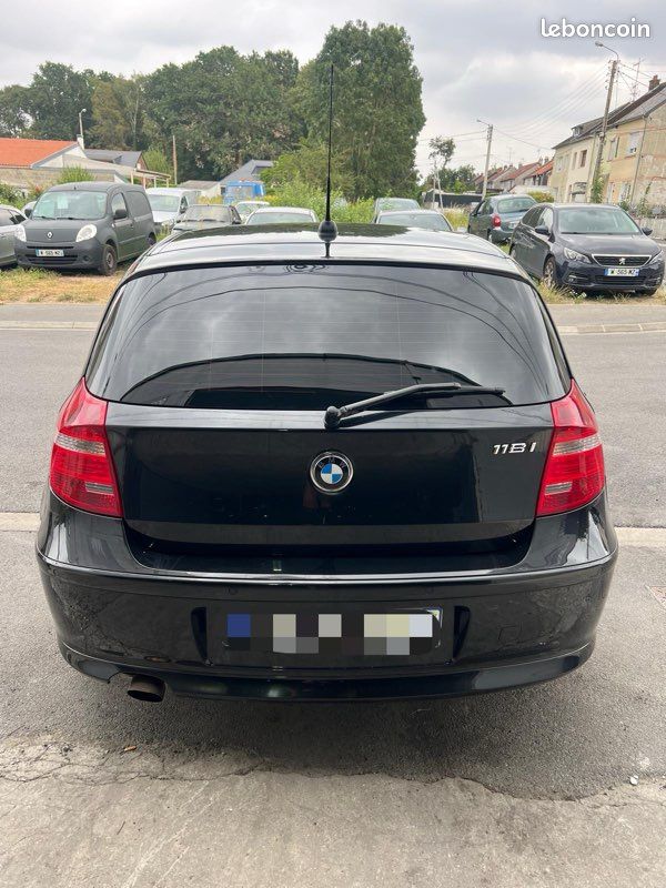 Bmw série 1 118 i pack m / 2l 143 chv / siège chauffants / régulateur de vitesse / climatisation / limitateur de vitesse / radar de recul / très propre / (image 5)