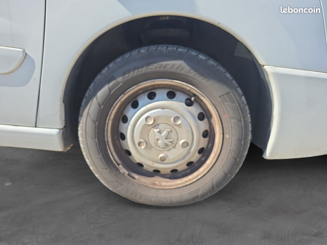 Peugeot expert fourgon 1.6 hdi 90 fap pack clim tole 229 l2h1 n (image 18)