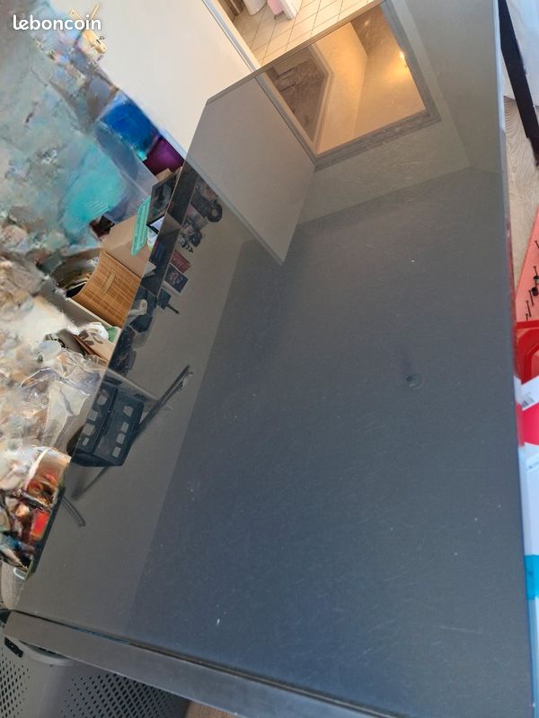 Table en verre (image 1)