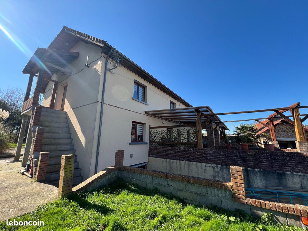 Maison 12 pièces 270 m² · à Villers-Campsart · 270 m² · 264 000 €