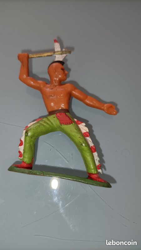 Concho Ovale Ancien Laiton 55x43 Mm – Style Cowboy / Indien (Moyen Âge, Bombé)