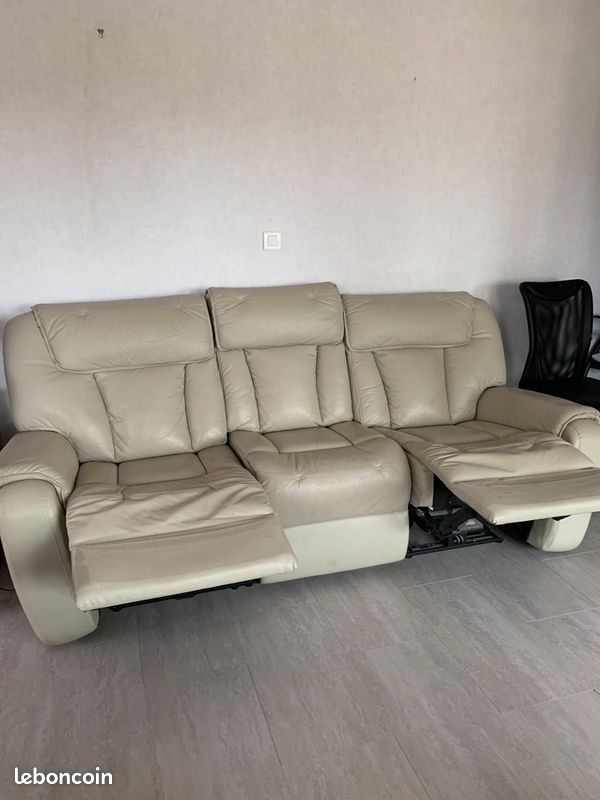 Vends salle à manger et banquettes (image 4)
