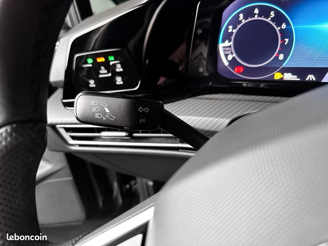 Volkswagen Golf 8 R-LINE 1.5 TSI 130CH JA18 ALCANTARA SPORT CARPLAY REGUL ACC DIGITAL COCKPIT 1⁰MAIN (image 28)