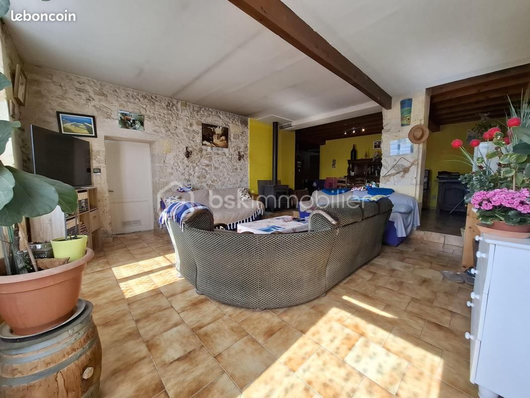 Maison 5 pièces 140 m² · à Pujols · 140 m² · 159 000 €