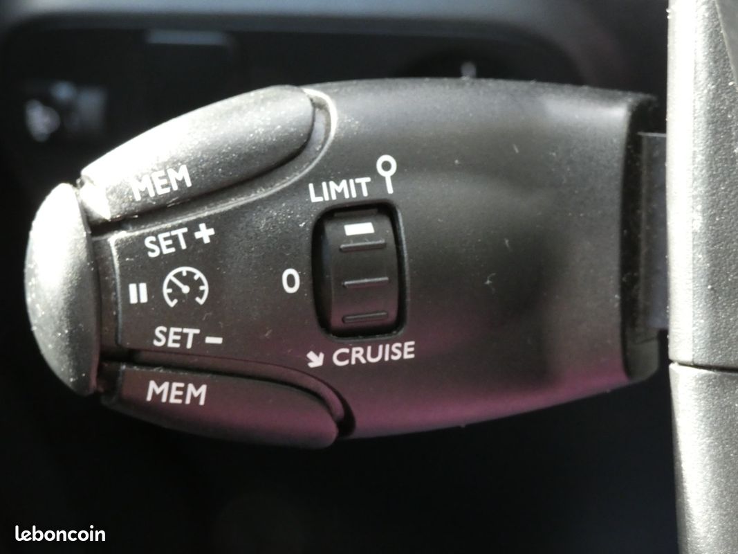 CITROEN C3 C3 BlueHDi 100 Feel Business ( Première main, suivi dispo ) (image 26)
