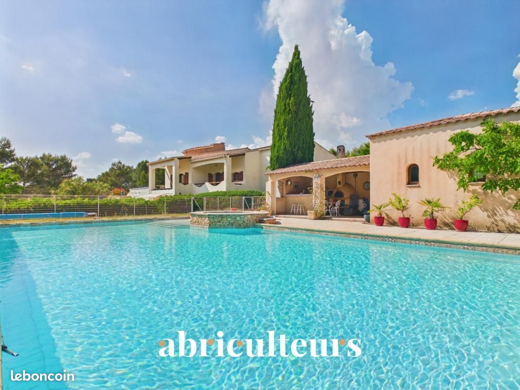 Maison 8 pièces 308 m² · à Lambesc · 308 m² · 899 000 €