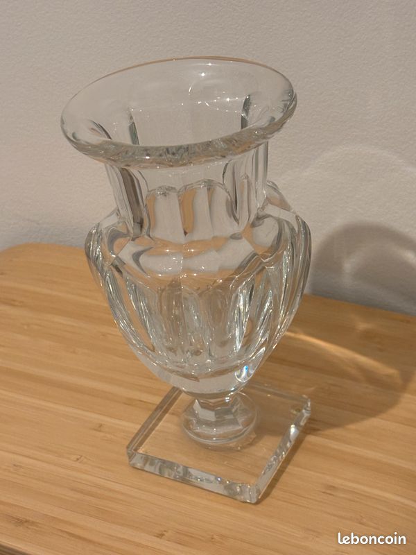 BACCARAT - Vase forme Médicis en cristal