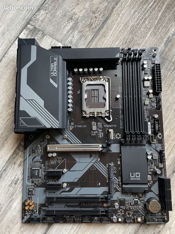 Carte mère GIGABYTE Z790 UD rev 1.0