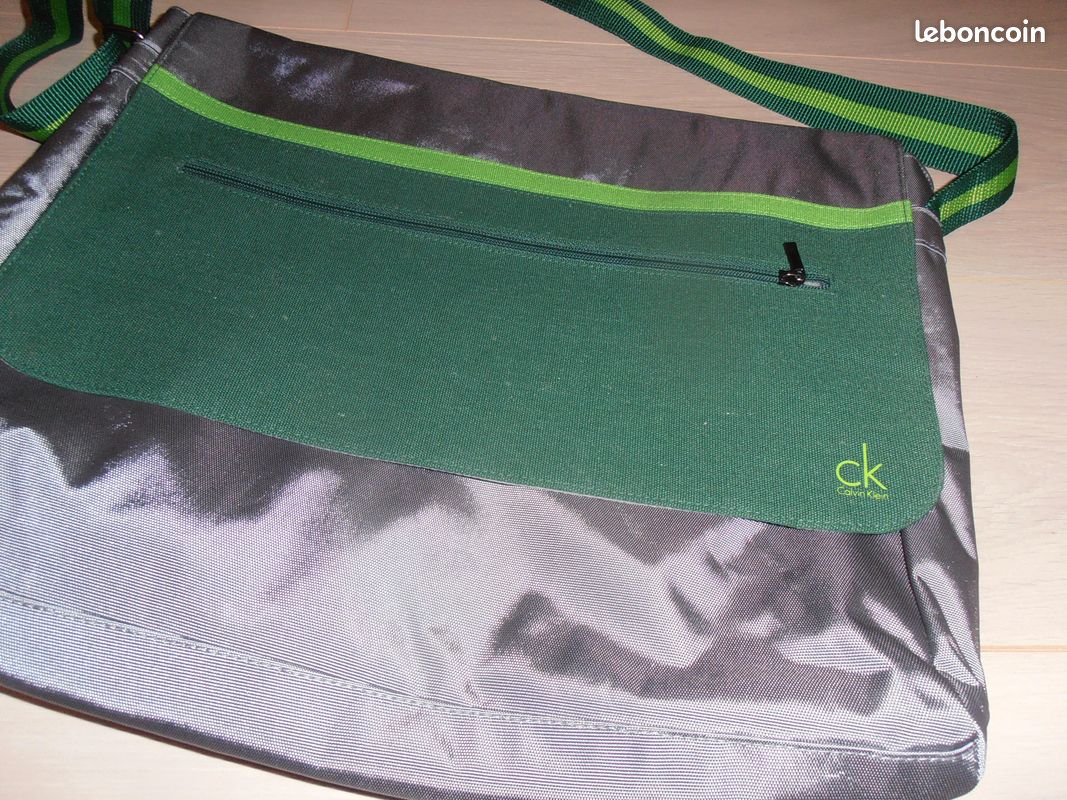 Sac porte documents Calvin Klein (image 2)