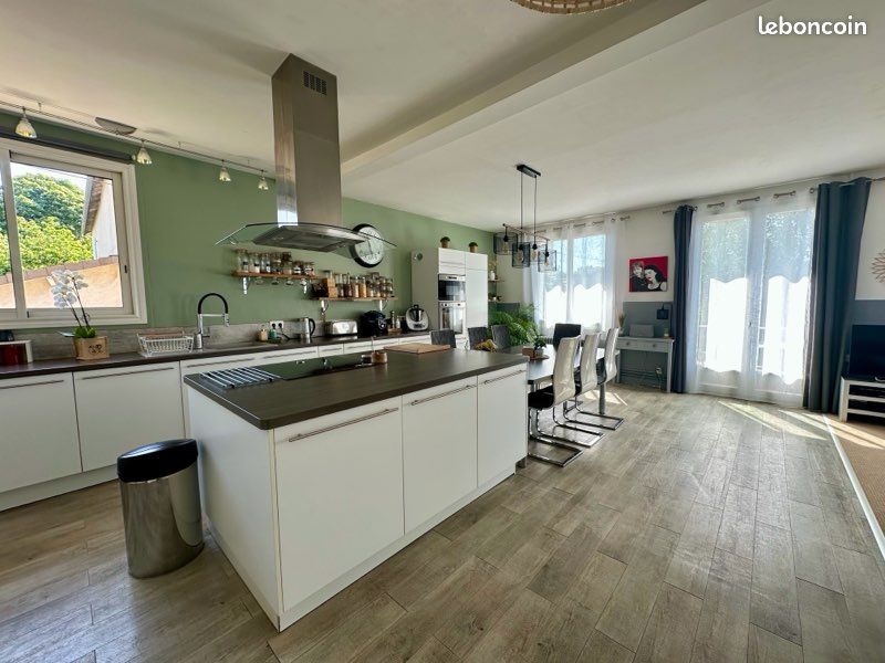 Appartement 4 pièces 100 m² · à Poitiers · 100 m² · 1 050 €