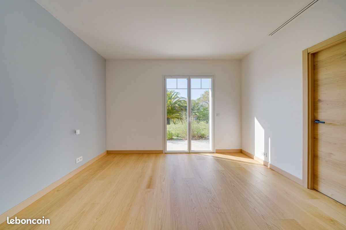 Propriété 9 pièces 330 m² (image 16)