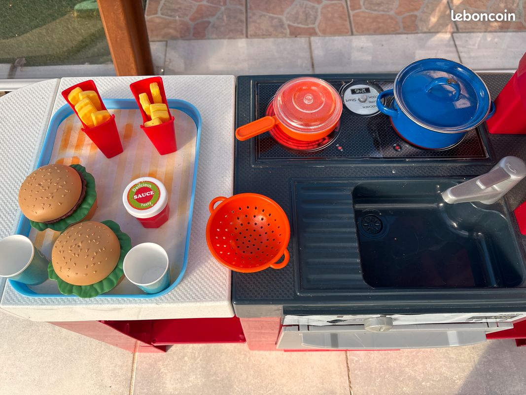 Cuisine table et chaises enfants (image 2)