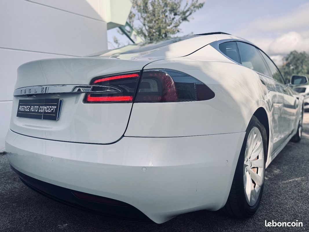 TESLA Model S 320CH BASE + 2EME MAIN + TOIT OUVRANT/PANO + AUTO PILOT + CAMERA DE RECUL + GARANTIE 12 MOIS (image 4)