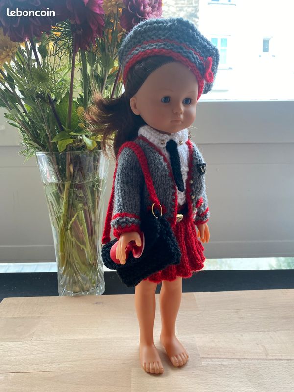 Tenue d'écolière pour poupée de 33 cm (image 2)